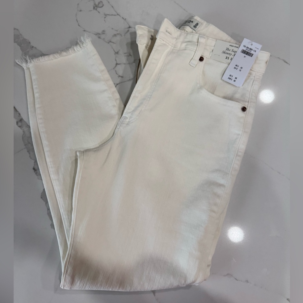 White Abercrombie skinny jeans size 31